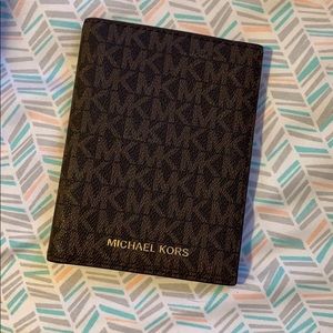 Micheal Kors Passport wallet